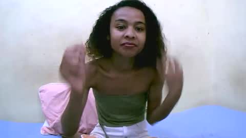 bella193999 online show from November 22, 2025, 5:56 pm