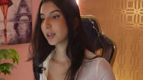 Snapshot of bella19__ chatting on November 25, 2025, 8:31 pm bella19 online show from November 25, 2025, 8:31 pm