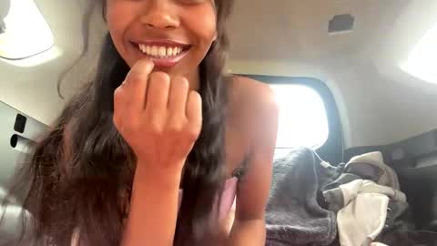 Snapshot of bella19sua chatting on September 10, 2025, 6:41 pm bella19sua online show from September 10, 2025, 6:41 pm