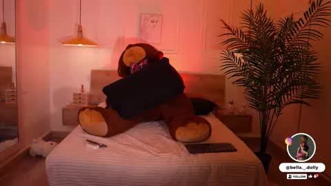 Snapshot of bella__donne chatting on September 16, 2025, 11:33 am online show from September 16, 2025, 11:33 am