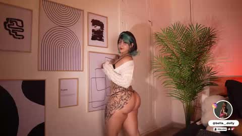 Snapshot of bella__donne chatting on October 27, 2025, 11:47 am online show from October 27, 2025, 11:47 am