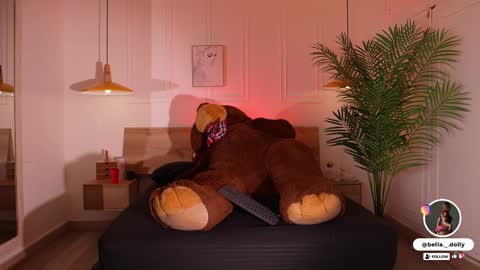 Snapshot of bella__donne chatting on October 31, 2025, 11:22 am online show from October 31, 2025, 11:22 am