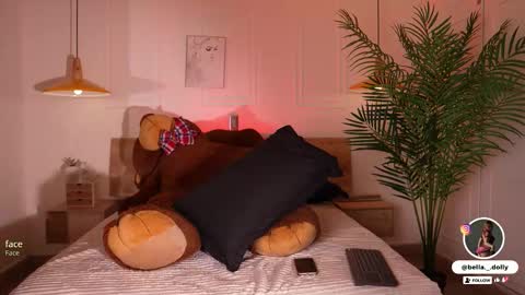 Snapshot of bella__donne chatting on November 11, 2025, 5:57 pm online show from November 11, 2025, 5:57 pm