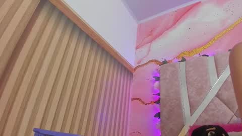 Snapshot of bella__sweets chatting on February 3, 2026, 10:42 am Melanie online show from February 3, 2026, 10:42 am