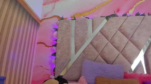 Snapshot of bella__sweets chatting on February 26, 2026, 10:25 am Melanie online show from February 26, 2026, 10:25 am