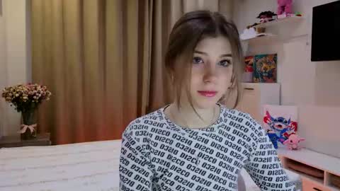 Snapshot of bella_amoury chatting on March 15, 2026, 6:03 pm Bella online show from March 15, 2026, 6:03 pm