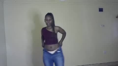 Snapshot of bella_c8 chatting on October 31, 2025, 3:24 pm bella_c8 online show from October 31, 2025, 3:24 pm