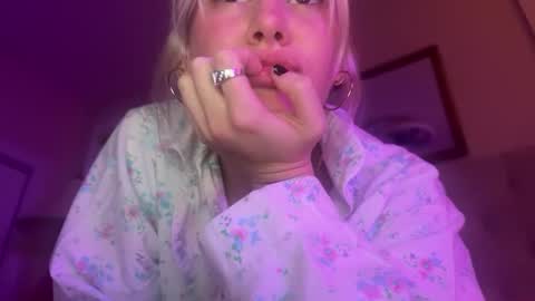 Snapshot of bella_christian chatting on February 10, 2025, 4:52 am Bella Baby online show from February 10, 2025, 4:52 am