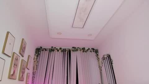 Snapshot of bella_es chatting on February 20, 2025, 11:54 pm Onlyfans isa bella 23 online show from February 20, 2025, 11:54 pm