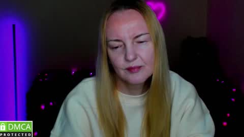 Snapshot of bella_hadatt chatting on February 21, 2026, 12:28 pm Bella online show from February 21, 2026, 12:28 pm