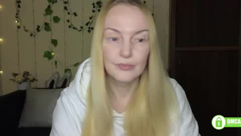 Snapshot of bella_hadatt chatting on February 24, 2026, 6:22 am Bella online show from February 24, 2026, 6:22 am