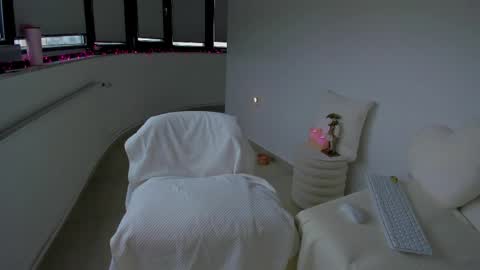 Anna  online show from March 29, 2026, 10:15 am