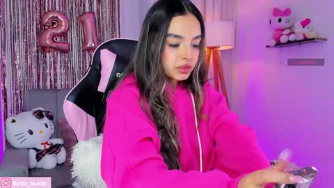 bella igbella hunttt online show from May 11, 2026, 2:39 am