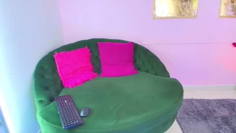 BELLA online show from January 15, 2026, 4:17 am