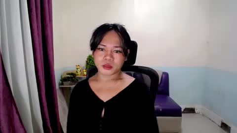 bella_ngo online show from May 28, 2026, 9:28 am