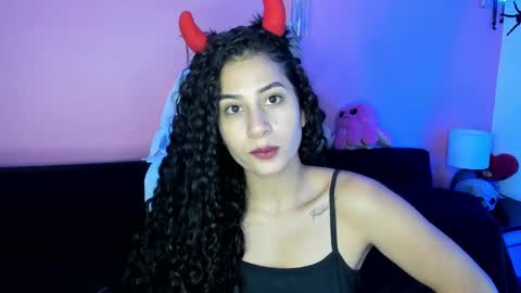 Snapshot of bella_ponce1 chatting on October 30, 2025, 1:45 pm Bella Ponce online show from October 30, 2025, 1:45 pm