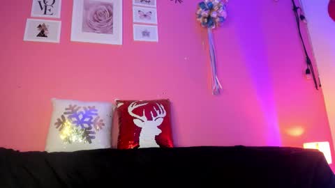 Snapshot of bella_ponce1 chatting on November 25, 2025, 2:50 pm Bella Ponce online show from November 25, 2025, 2:50 pm