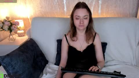 Linda Bella online show from April 9, 2026, 6:19 am