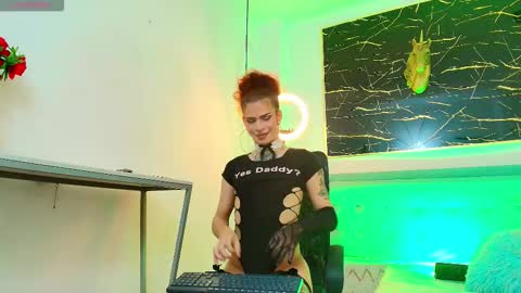     online show from November 25, 2025, 8:09 pm