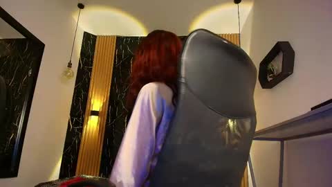 Snapshot of bella_salvatore chatting on May 10, 2026, 8:25 pm online show from May 10, 2026, 8:25 pm