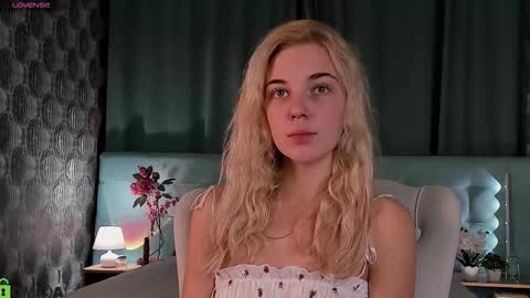 Bella online show from September 24, 2025, 12:03 am