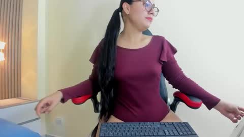 BELLA STONE  online show from February 26, 2026, 7:35 pm