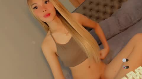 Snapshot of bella_tara chatting on February 3, 2026, 3:37 am Bella online show from February 3, 2026, 3:37 am