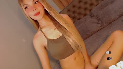 Snapshot of bella_tara chatting on February 19, 2026, 1:12 am Bella online show from February 19, 2026, 1:12 am