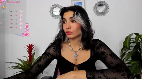 Snapshot of bella_thorne3 chatting on March 2, 2025, 4:53 pm Bella online show from March 2, 2025, 4:53 pm