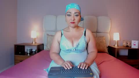 Snapshot of bella_vesper chatting on May 13, 2026, 11:29 am bella_vesper online show from May 13, 2026, 11:29 am