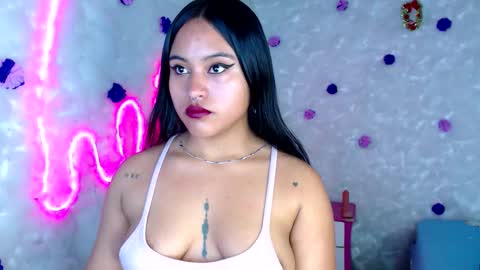 bella_warzon online show from February 19, 2026, 9:49 am
