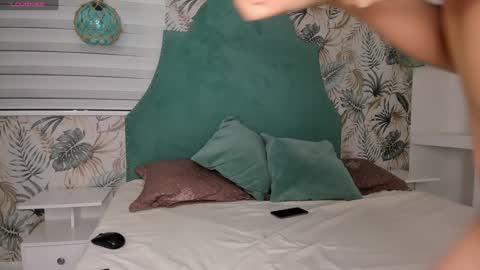 Snapshot of bellaa_becca chatting on December 14, 2024, 6:20 pm Bella Becca online show from December 14, 2024, 6:20 pm