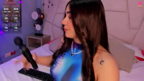 Bella Becca  online show from November 20, 2025, 3:01 pm