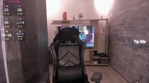 bellaastorm online show from December 3, 2025, 9:02 pm