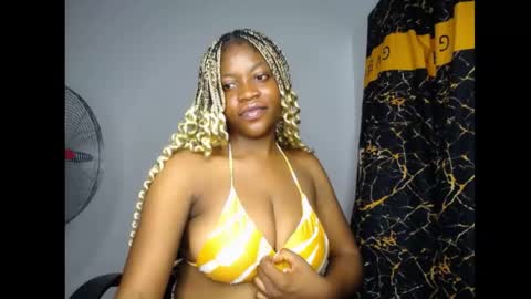 Snapshot of bellababy7 chatting on May 12, 2026, 6:27 pm bella online show from May 12, 2026, 6:27 pm