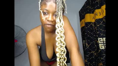Snapshot of bellababy7 chatting on May 27, 2026, 6:27 pm bella online show from May 27, 2026, 6:27 pm