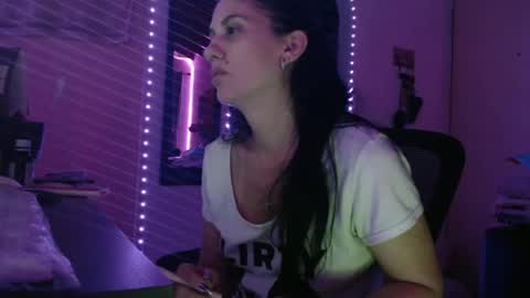 bellabbys8 online show from November 14, 2025, 9:19 am