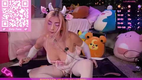 Snapshot of bellabearts chatting on November 3, 2025, 10:32 pm Bellalunabear trans JadePlant Cis online show from November 3, 2025, 10:32 pm