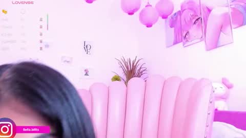 Snapshot of bellabills chatting on December 2, 2025, 1:17 pm Bella online show from December 2, 2025, 1:17 pm