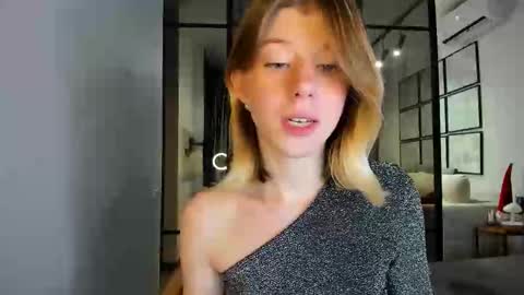 Snapshot of bellacams27 chatting on October 6, 2025, 7:55 pm bellacams27 online show from October 6, 2025, 7:55 pm