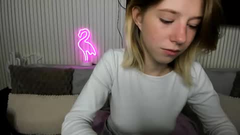 Snapshot of bellacams27 chatting on October 14, 2025, 6:20 pm bellacams27 online show from October 14, 2025, 6:20 pm