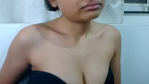 bellacrystall online show from July 18, 2026, 6:45 pm