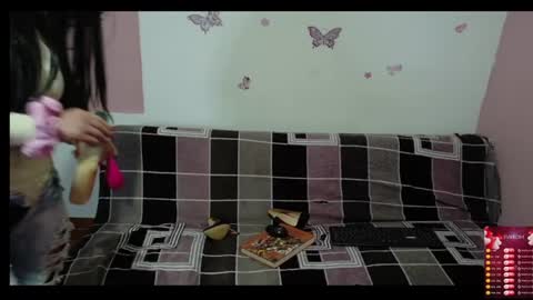 Snapshot of bellah_rose_squirt chatting on June 16, 2026, 4:37 am Bella online show from June 16, 2026, 4:37 am