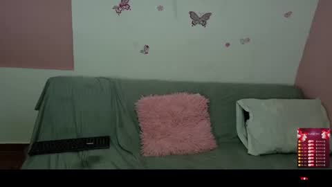 Bella online show from June 24, 2026, 3:49 am