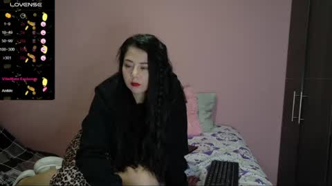 Bella online show from July 7, 2026, 4:15 am