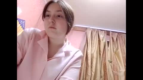 Snapshot of bellahadid8 chatting on November 20, 2025, 7:46 pm Charming Hamster online show from November 20, 2025, 7:46 pm