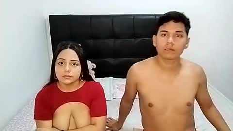 Snapshot of bellami_2508 chatting on February 14, 2025, 4:47 am Paola 22 and Andres 24 online show from February 14, 2025, 4:47 am