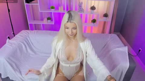 Snapshot of bellamur_ chatting on May 12, 2026, 8:11 am Bella online show from May 12, 2026, 8:11 am