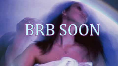 bellaparker_ online show from April 30, 2026, 9:15 am