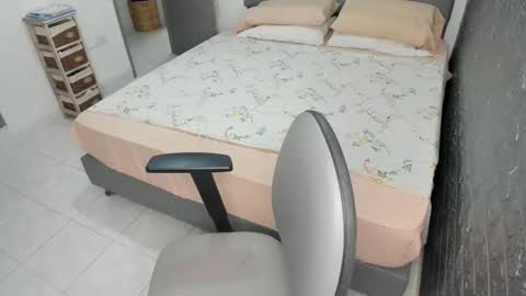 Bella  Angelycal online show from April 6, 2026, 2:40 pm